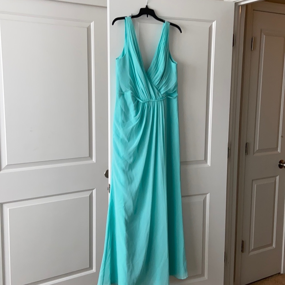 NWT. David’s Bridal Dress. Size 14. Spa.